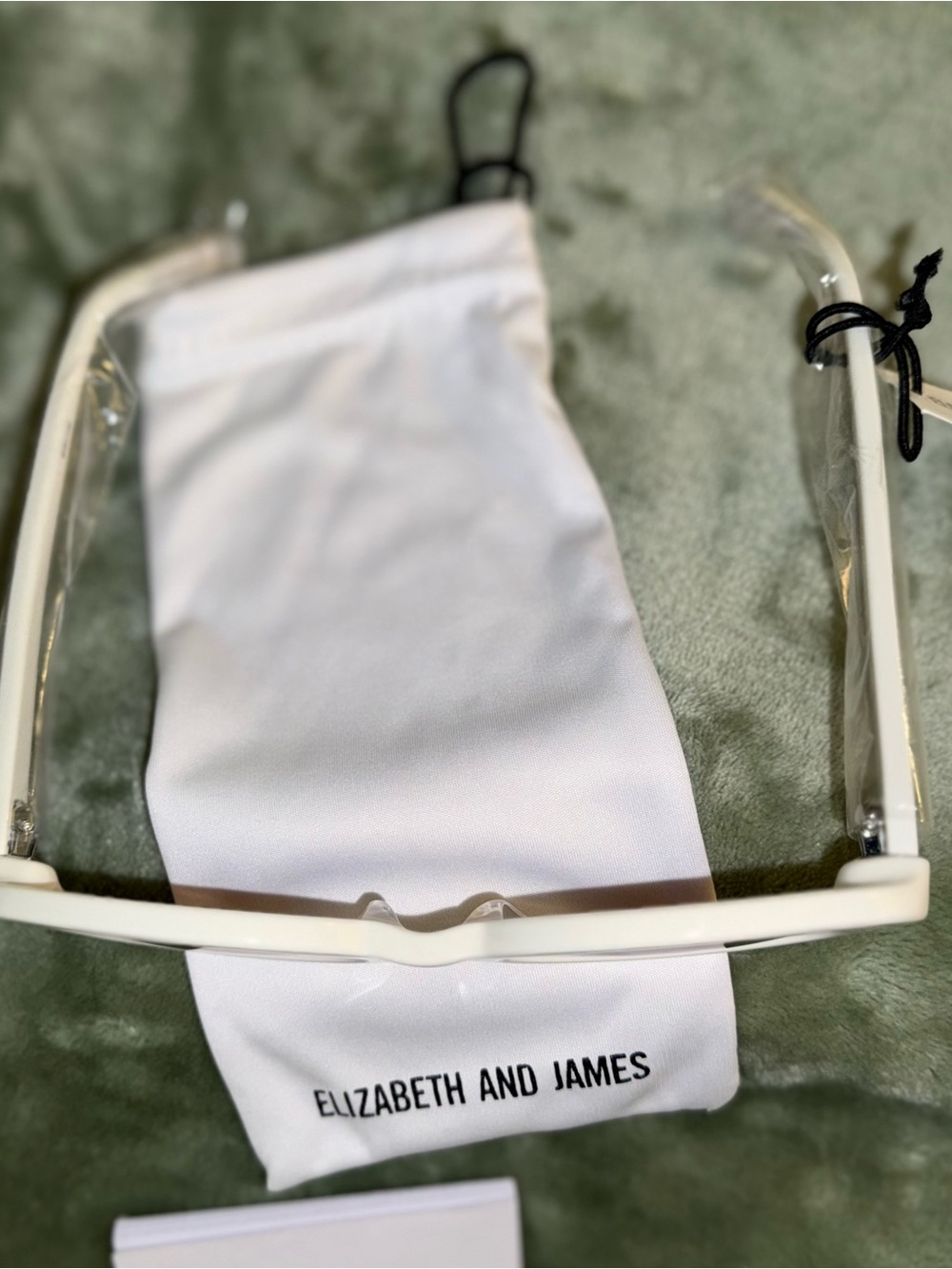 ELIZABETH AND JAMES “MCKINLEY” SUNGLASSES WHITE - Picture 4 of 6